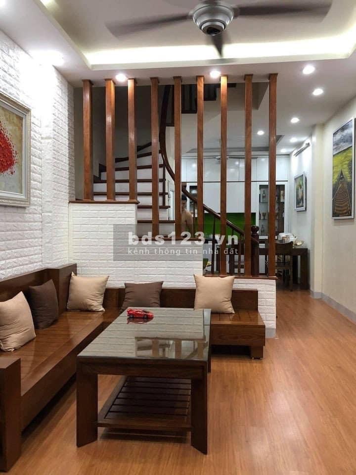 Cần bán ngôi nhà tại Hoàng Như Tiếp, khu vực an ninh tốt 35m nhỉnh 3 tỷ, 0355358386