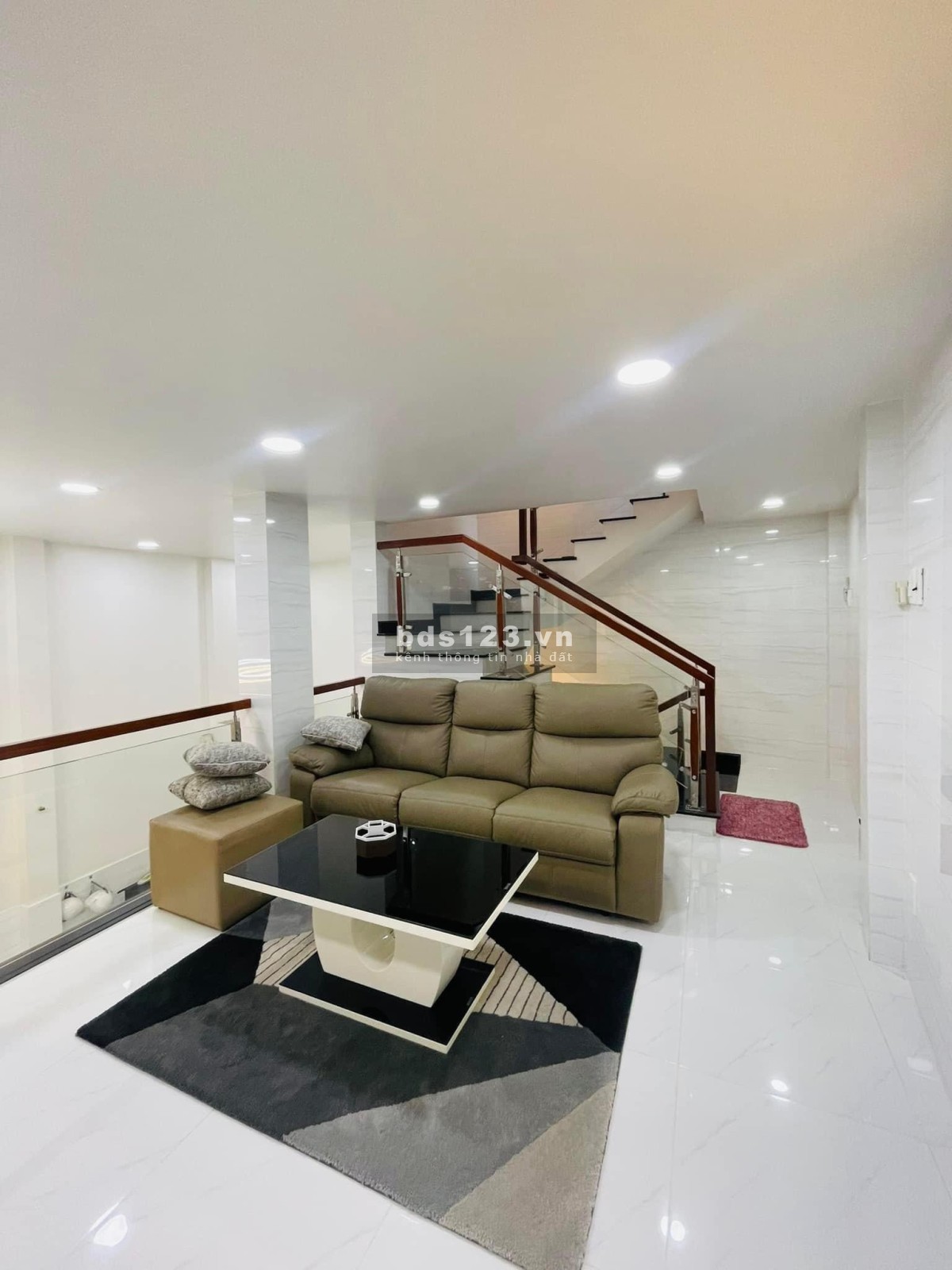 Bán gấp nhà mới khu vip quận 3, hẻm thông, 50m2x4 tầng, nhỉnh 5 tỷ