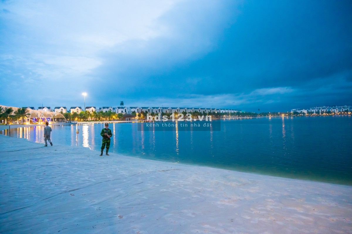 Rẻ nhất thị trường 2N2VS (Full nội thất) chỉ 1,8 tỷ tại Vinhomes Ocean Park, LH: 0974.878.790