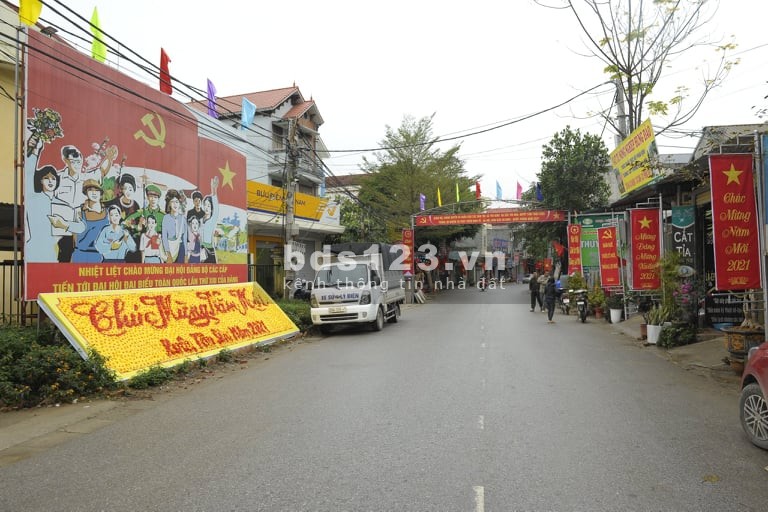 Gia đình chuyển vào nam sinh sống cần bán mảnh đất Hà Nội, dt 302m2, giá 8tr