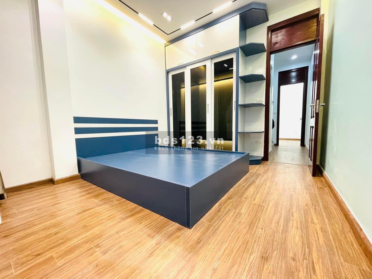 Bán nhà Nguyễn Trãi - Thanh Xuân, hàng xóm Royal City, lô góc, 5 tầng, ÔTÔ đỗ, giá 4.5 tỷ