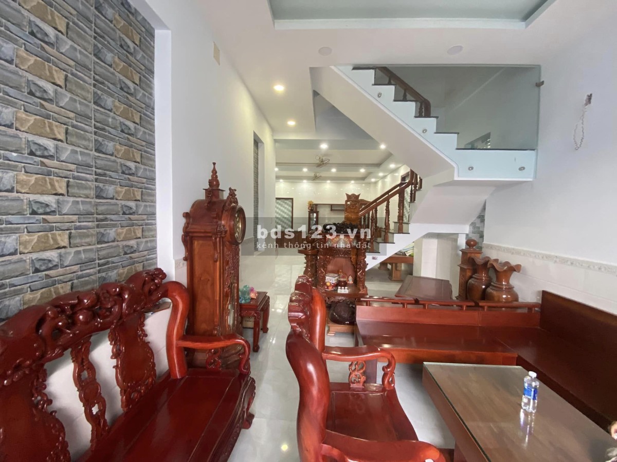 Bán gấp! Nhà 4 tầng 120m2, xe hơi đón tận nhà, gần Lê Văn Việt, chỉ 6 tỉ TL mạnh