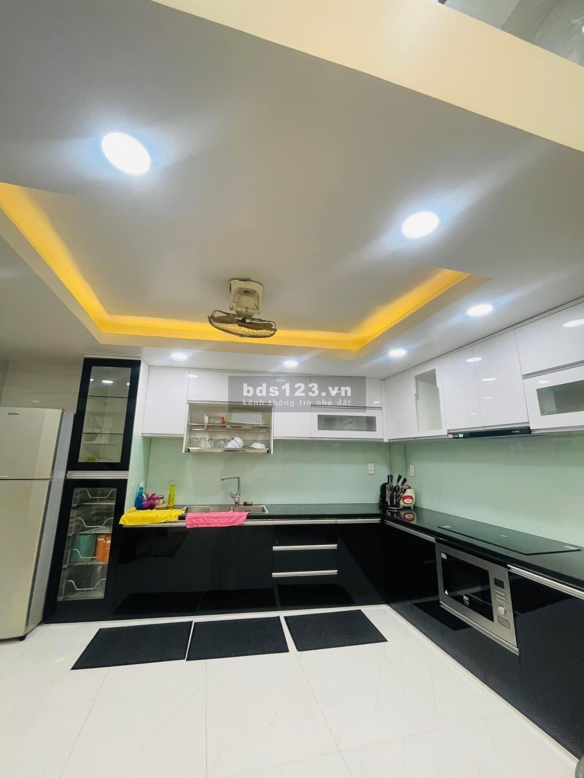 Bán gấp nhà mới khu vip quận 3, hẻm thông, 50m2x4 tầng, nhỉnh 5 tỷ