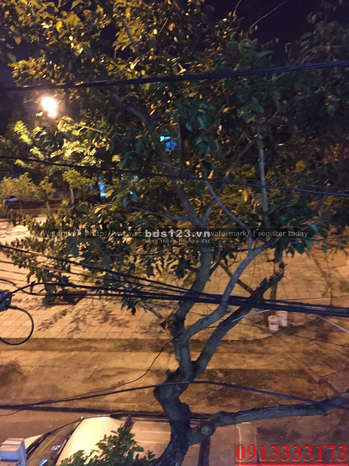 Mặt bằng cho thuê góc 2 mặt tiền, nằm ngã tư Khúc Hạo. Mặt tiền rộng 13m