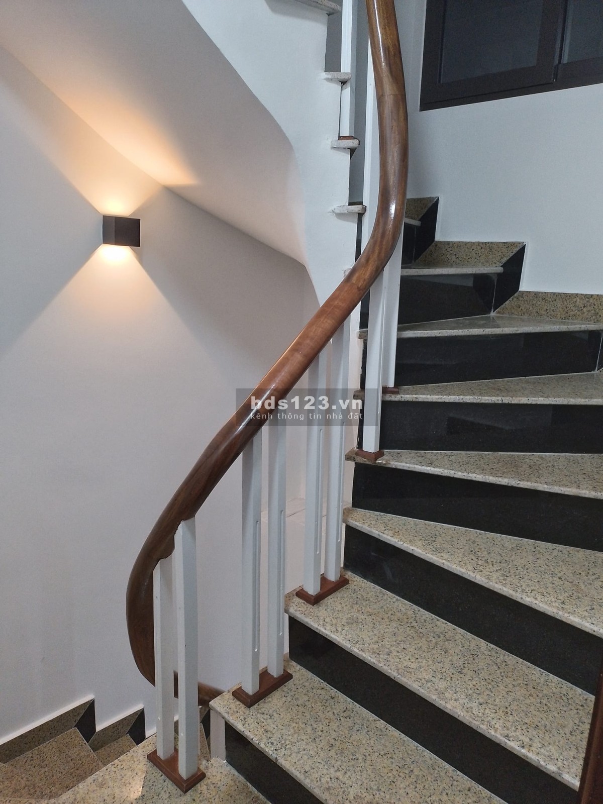 Mặt phố Nguyễn Trãi, kinh doanh siêu tốt, vỉa hè đá bóng, 43m2 x 6 tầng, chỉ từ 14 triệu/tháng