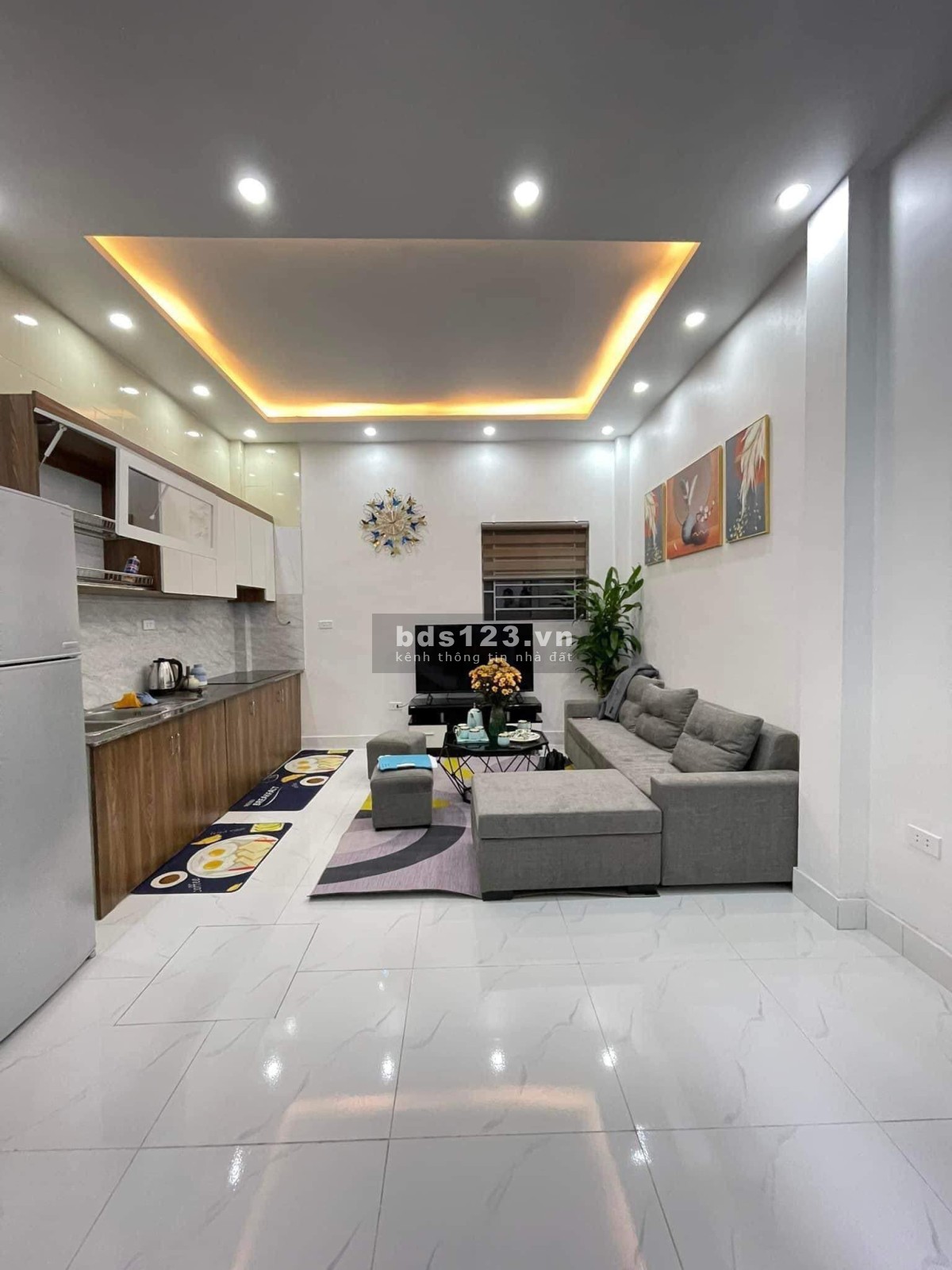 Bán nhà Vũ Hữu 33m x4t, mặt tiền 4m, giá chỉ 3,5 tỷ.