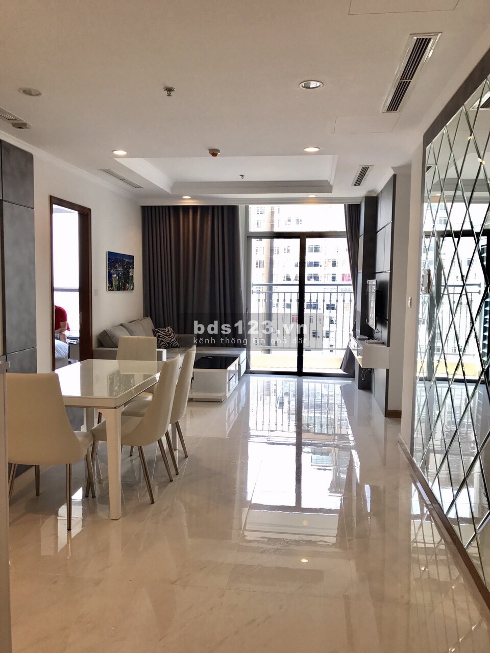 Cho thuê căn hộ giá tốt Vinhomes Central Park. Căn hộ 1 - 2 - 3 - 4 pn, penhouseLiên hệ: 0888662828