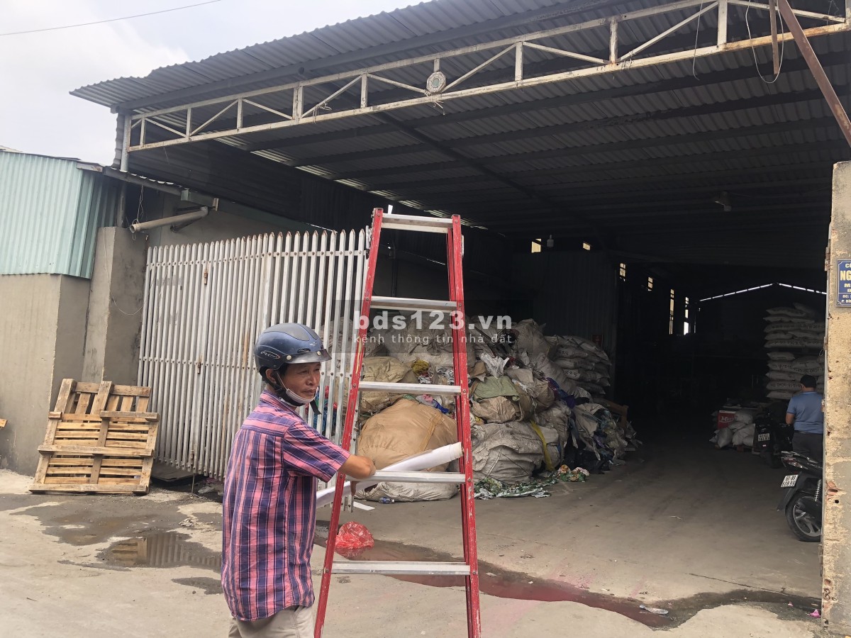Cho thuê nhà xưởng 820m2 cần cho thuê gấp ngay KCN Vsip1 giá chỉ 30tr phù hợp nhiều nghành ngề.