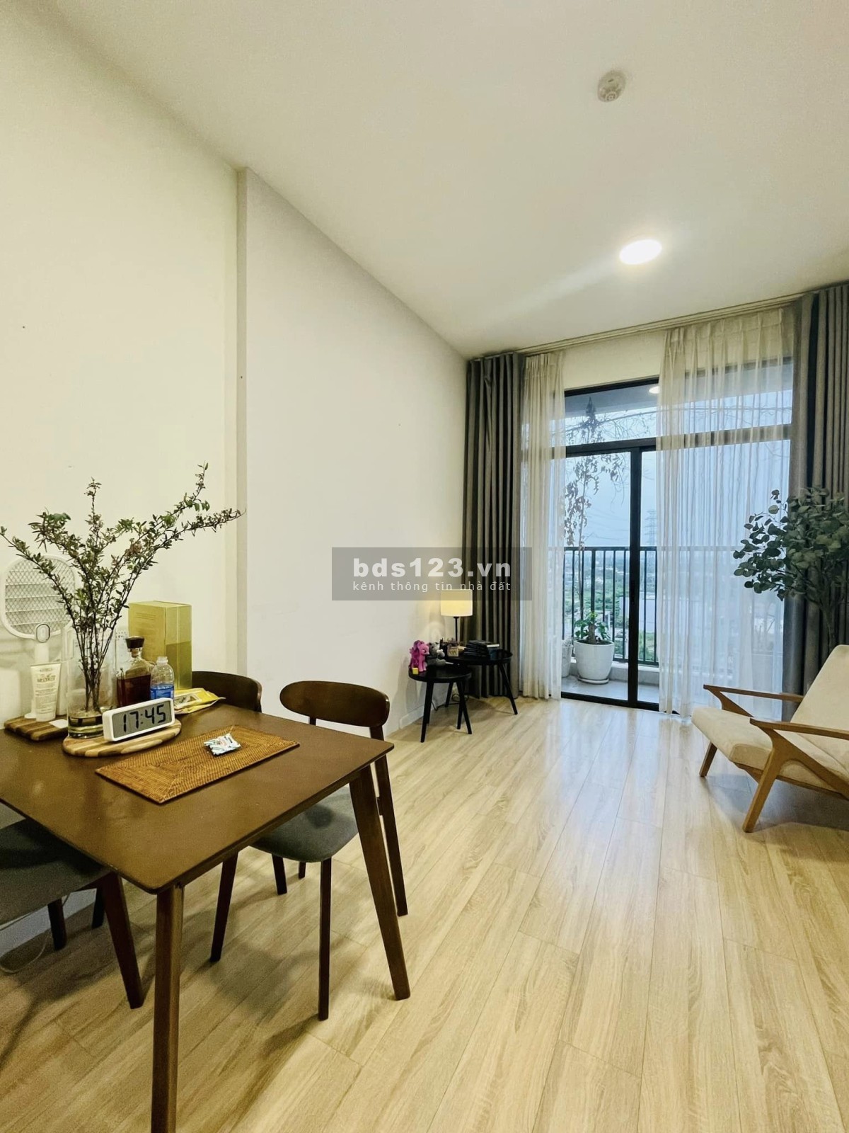 Bán căn hộ tại Jamilia KĐ, 2PN 2WC 75m2, view sông mát mẻ, giá 2.8 tỷ bao thuế phí. Lh: 0909321775