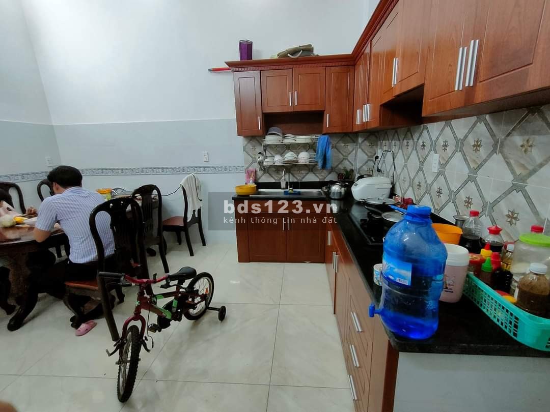 Bán nhà riêng HXH Tân Kỳ Tân Quý, Bình Tân, 76m2, 2 Lầu, 5 PNgủ, Giá Rẻ 6.2 tỷ