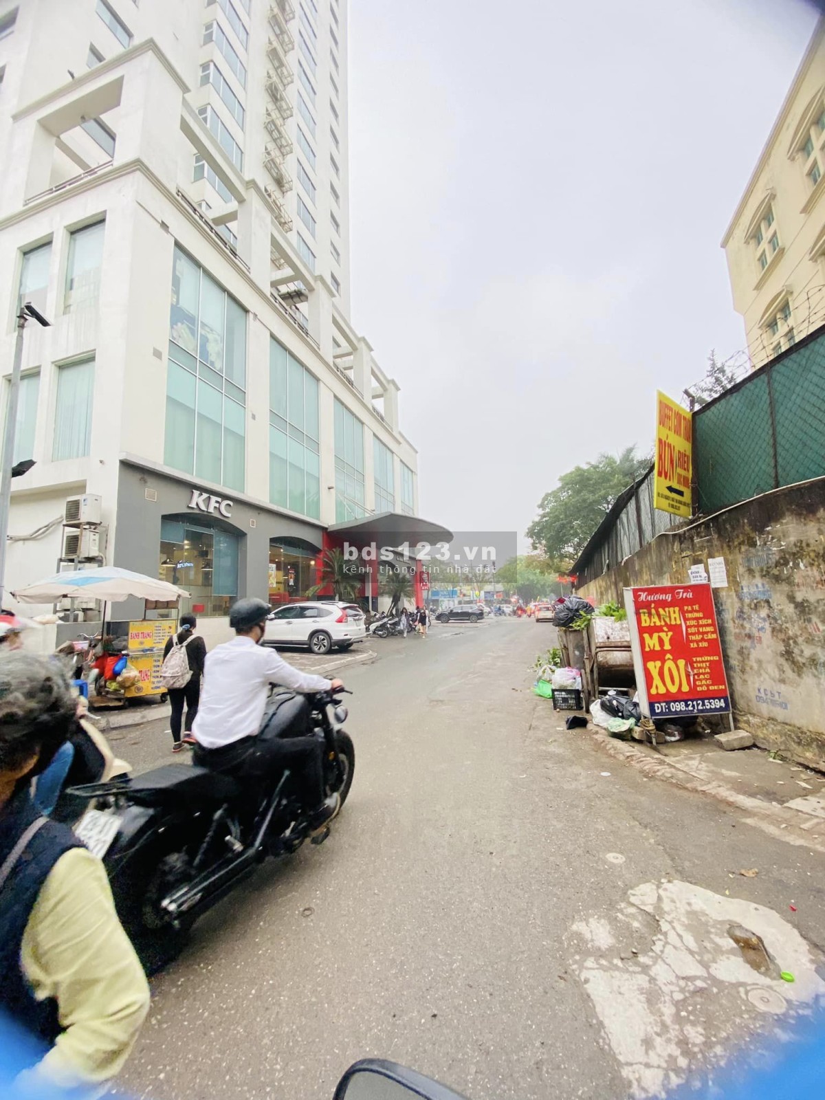 Bán nhà Hoàng Quốc Việt, ô tô tránh, phân lô vip, kinh doanh, 82m. nhỉnh 15 tỷ.