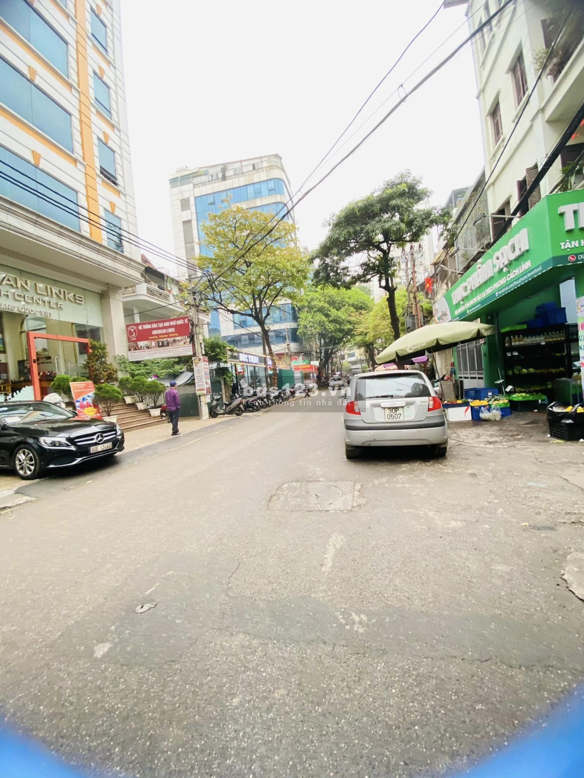 Bán nhà Hoàng Quốc Việt, ô tô tránh, phân lô vip, kinh doanh, 82m. nhỉnh 15 tỷ.