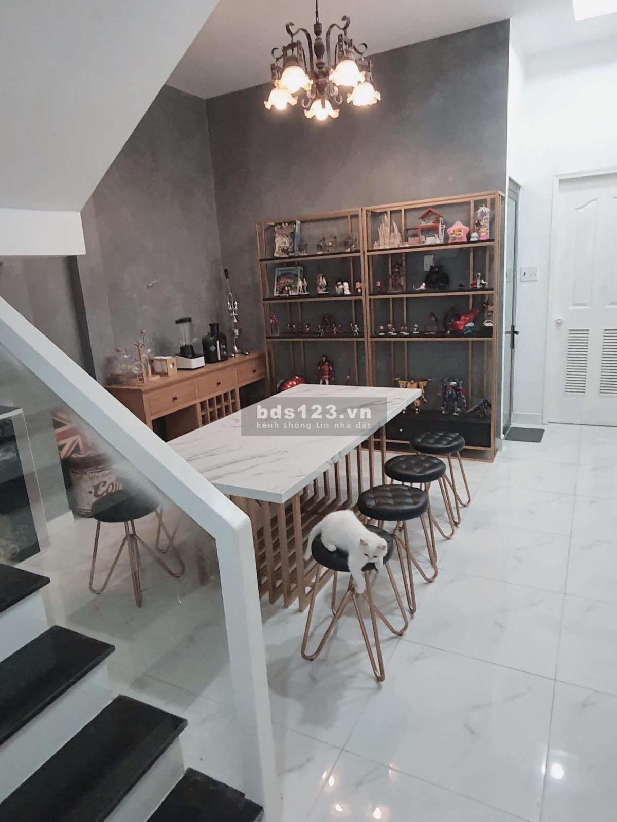 Bán nhà trung tâm quận Gò Vấp, 71m2- tặng kèm nội thất cơ bản, nhà mới, giá 5,3 Tỷ TL