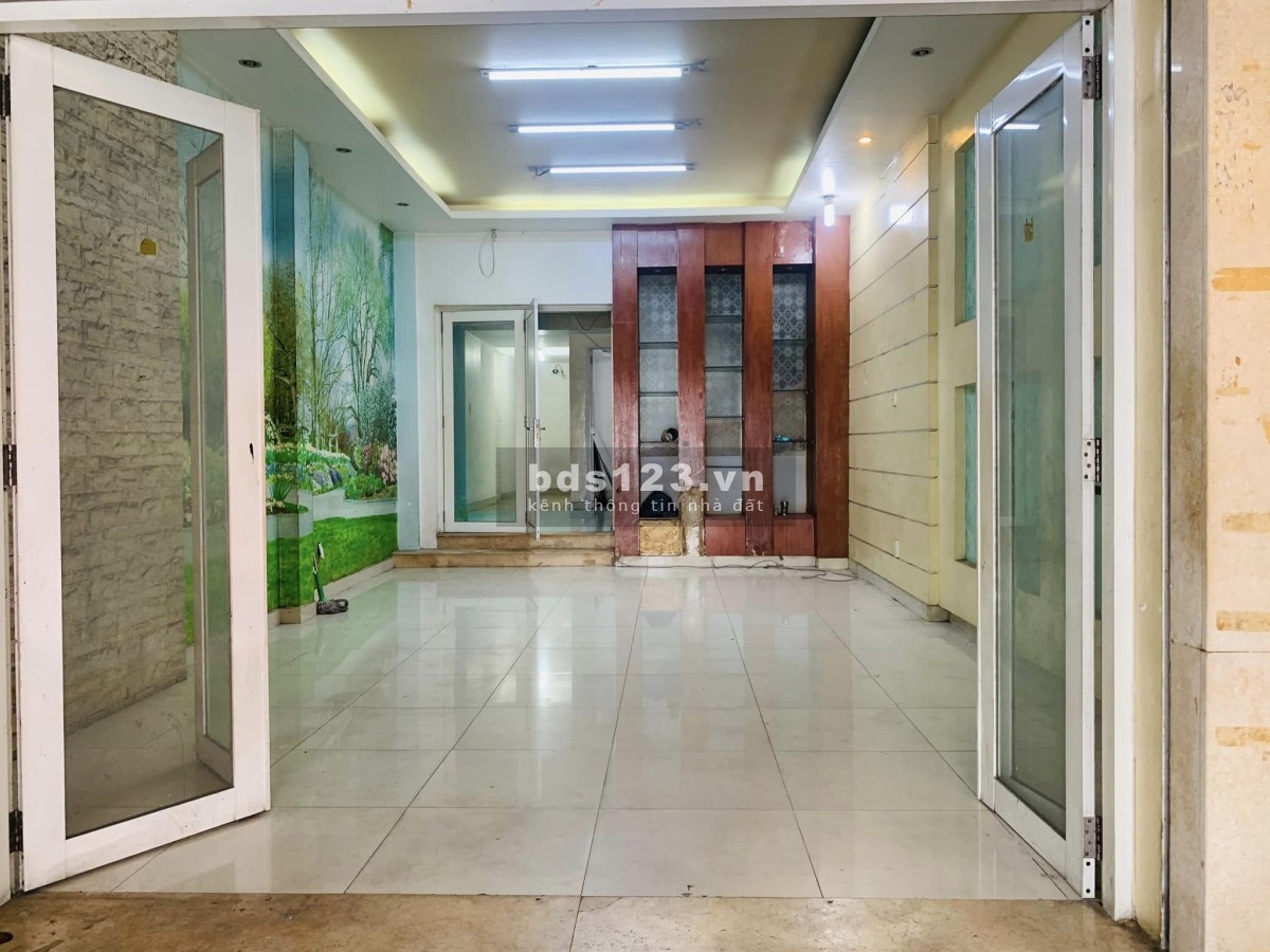 Cho nhà nguyên căn 4 tầng mặt tiền Hồng Lạc - làm văn phòng, kinh doanh, để ở chỉ 25tr/tháng