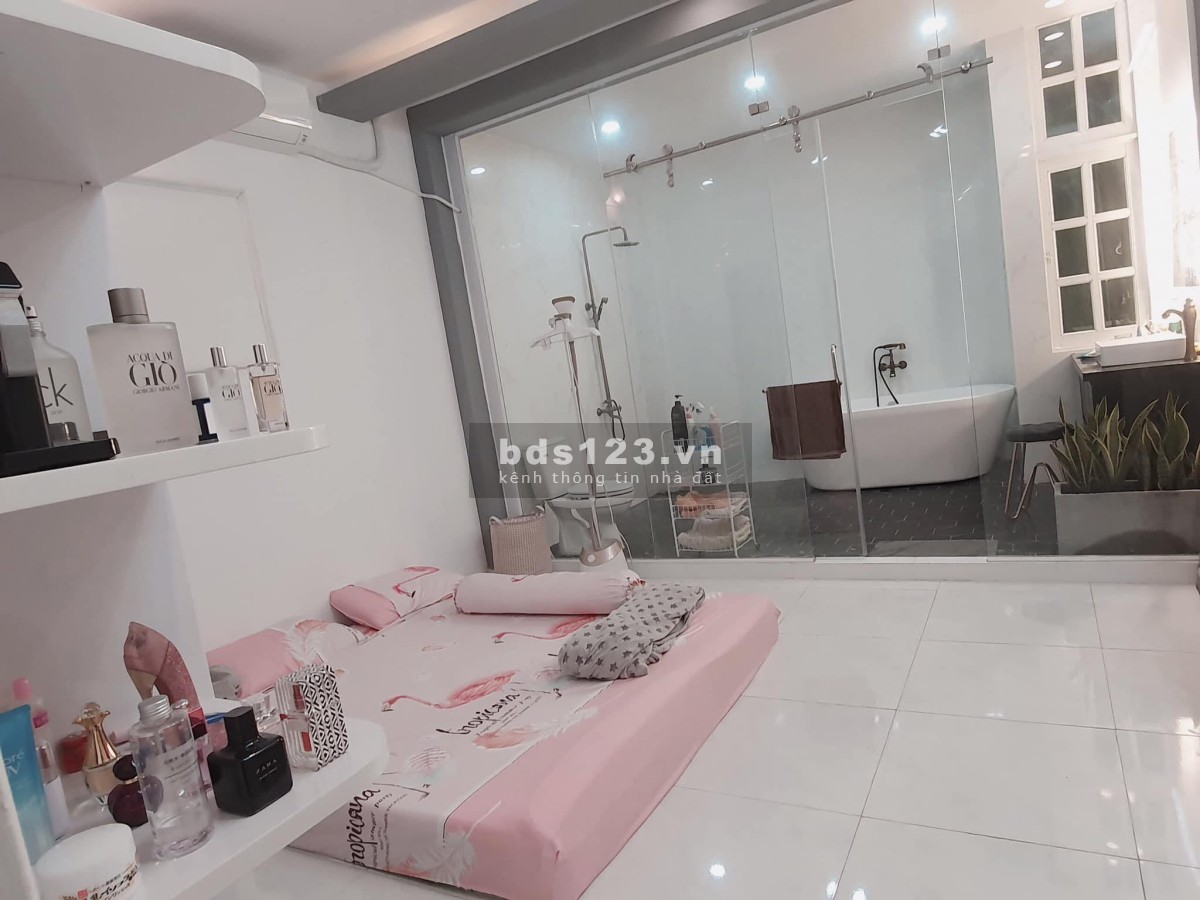 Bán nhà trung tâm quận Gò Vấp, 71m2- tặng kèm nội thất cơ bản, nhà mới, giá 5,3 Tỷ TL