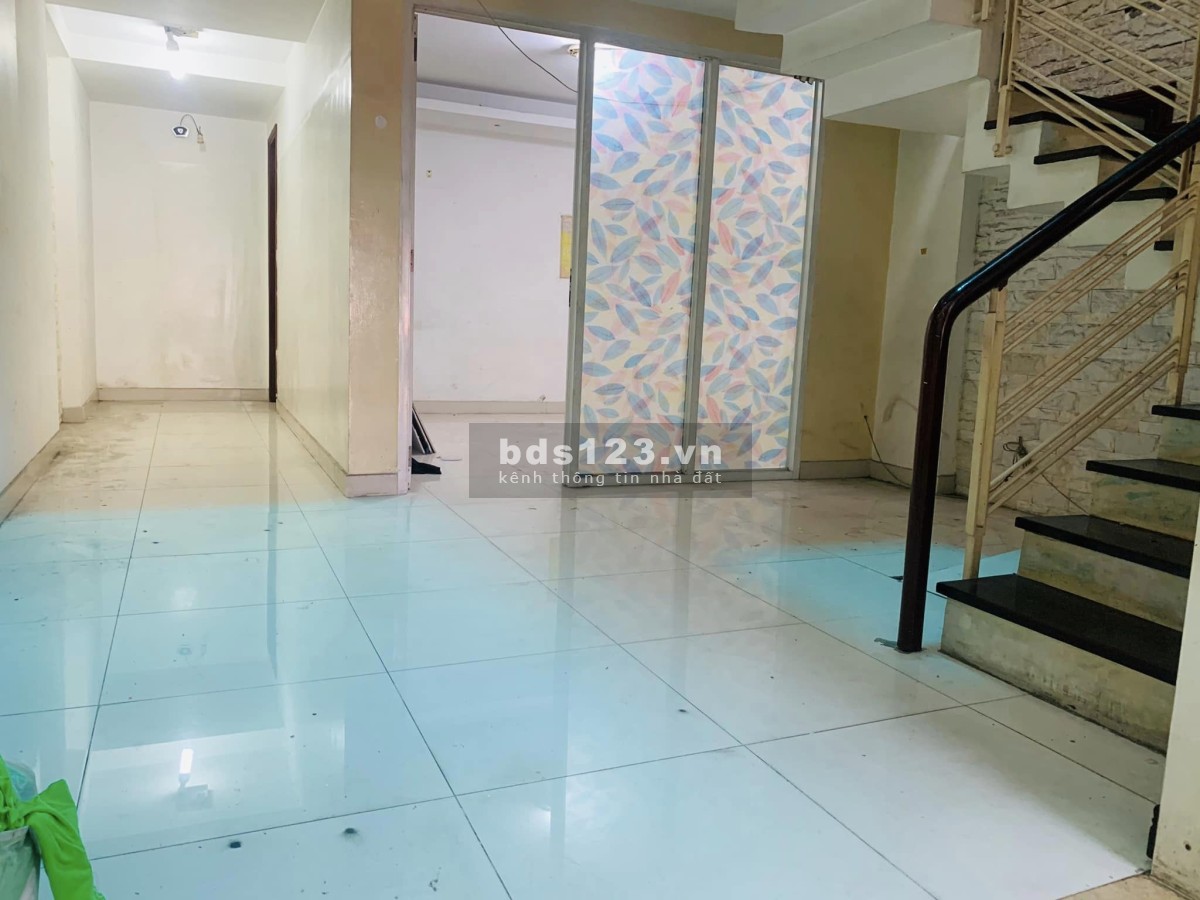 Cho nhà nguyên căn 4 tầng mặt tiền Hồng Lạc - làm văn phòng, kinh doanh, để ở chỉ 25tr/tháng