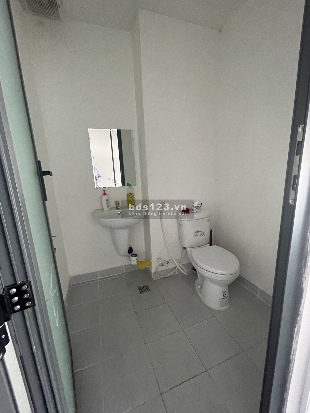 Cho thuê văn phòng Sala Quận 2 - Hoàn thiện đẹp - Có thang máy - WC riêng