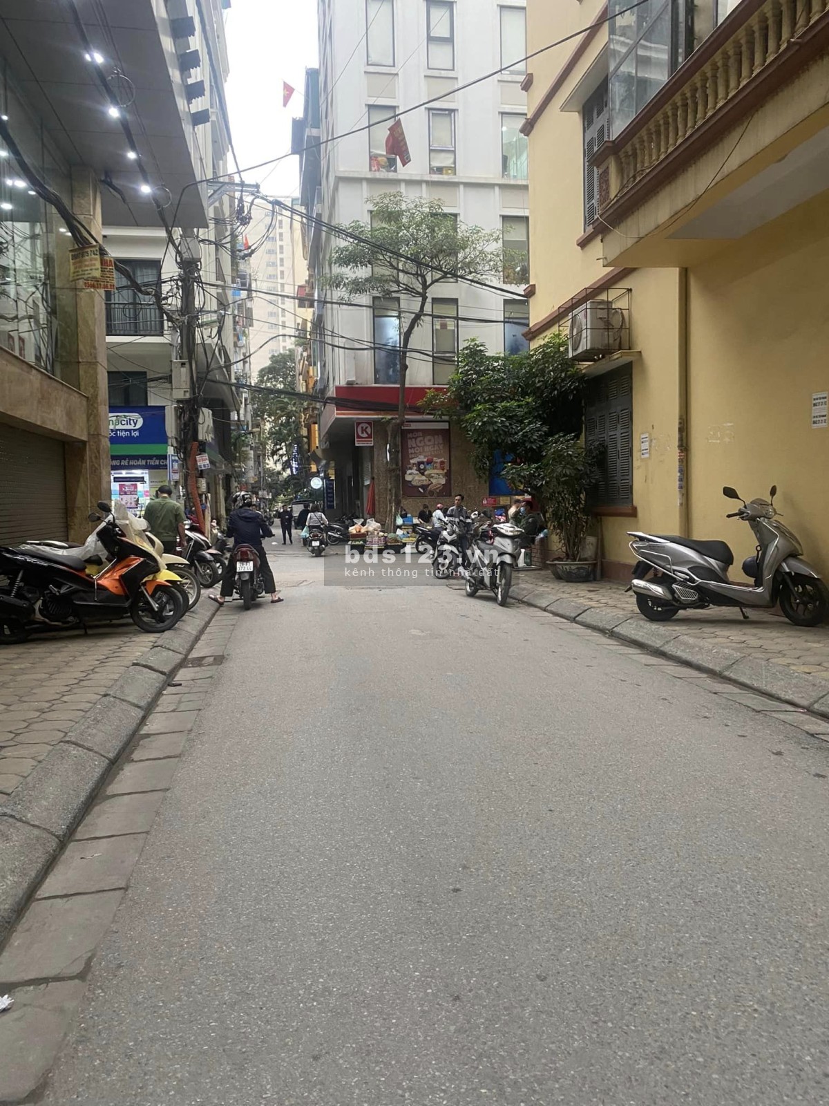 Bán nhà gần Trần Cung, Mai Dịch, Hoàng Quốc Việt, 42m, ô tô vào nhà. chỉ hơn 8 tỷ.