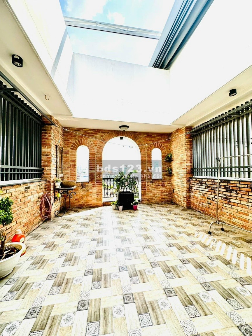 Bán nhà ngay đại học Văn Lang, Bình Thạnh, 60m2, 4 tầng, chỉ 8 tỷ