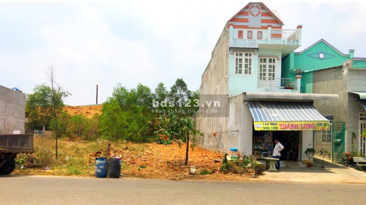 Cần sang gấp 625M2 đất .Thổ cư 100%. Sổ hồng riêng. Gía 1 tỷ 2.