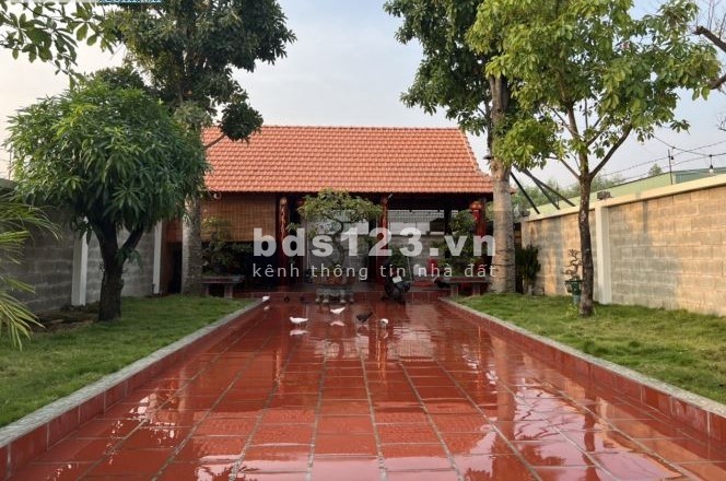 Chính chủ giảm sâu bán nhanh nhà vườn 220m2 giáp Quận Thủ Đức