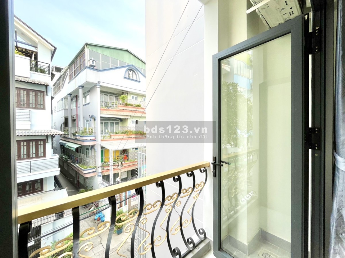 Cho thuê căn hộ ban công đón nắng ngay Bùi Đình Túy Bình Thạnh