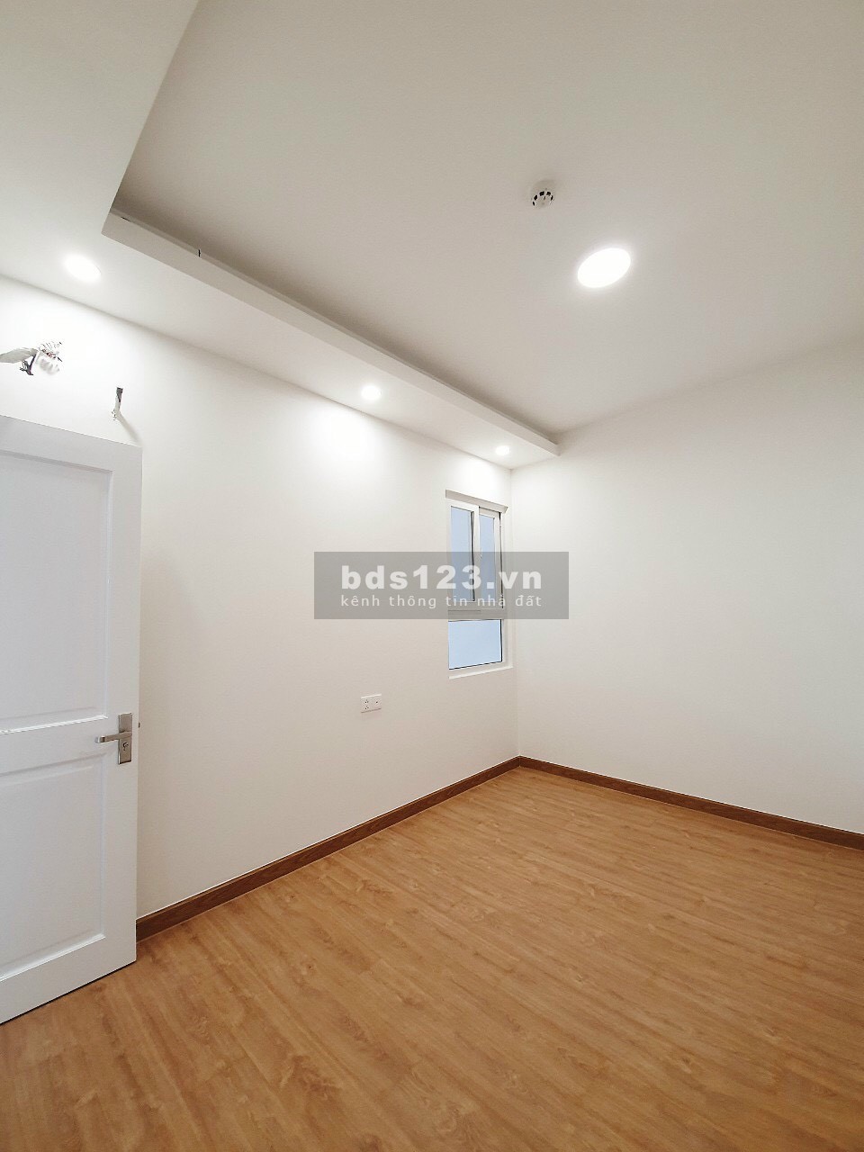 Cho thuê căn hộ 2pn 2wc 77m 8.5 triệu nhà trống mới 100% vào ở liền Moonlight Boulevard.