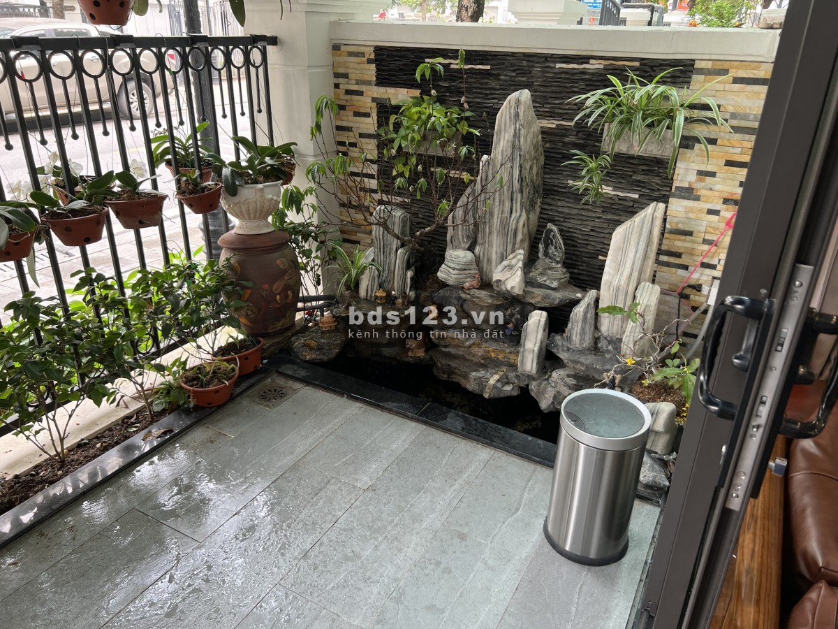 Bán biệt thự hoàn thiện full nội thất sổ lâu dài giá 15.3 tỷ tại Vin Gia Lâm (0985941715)