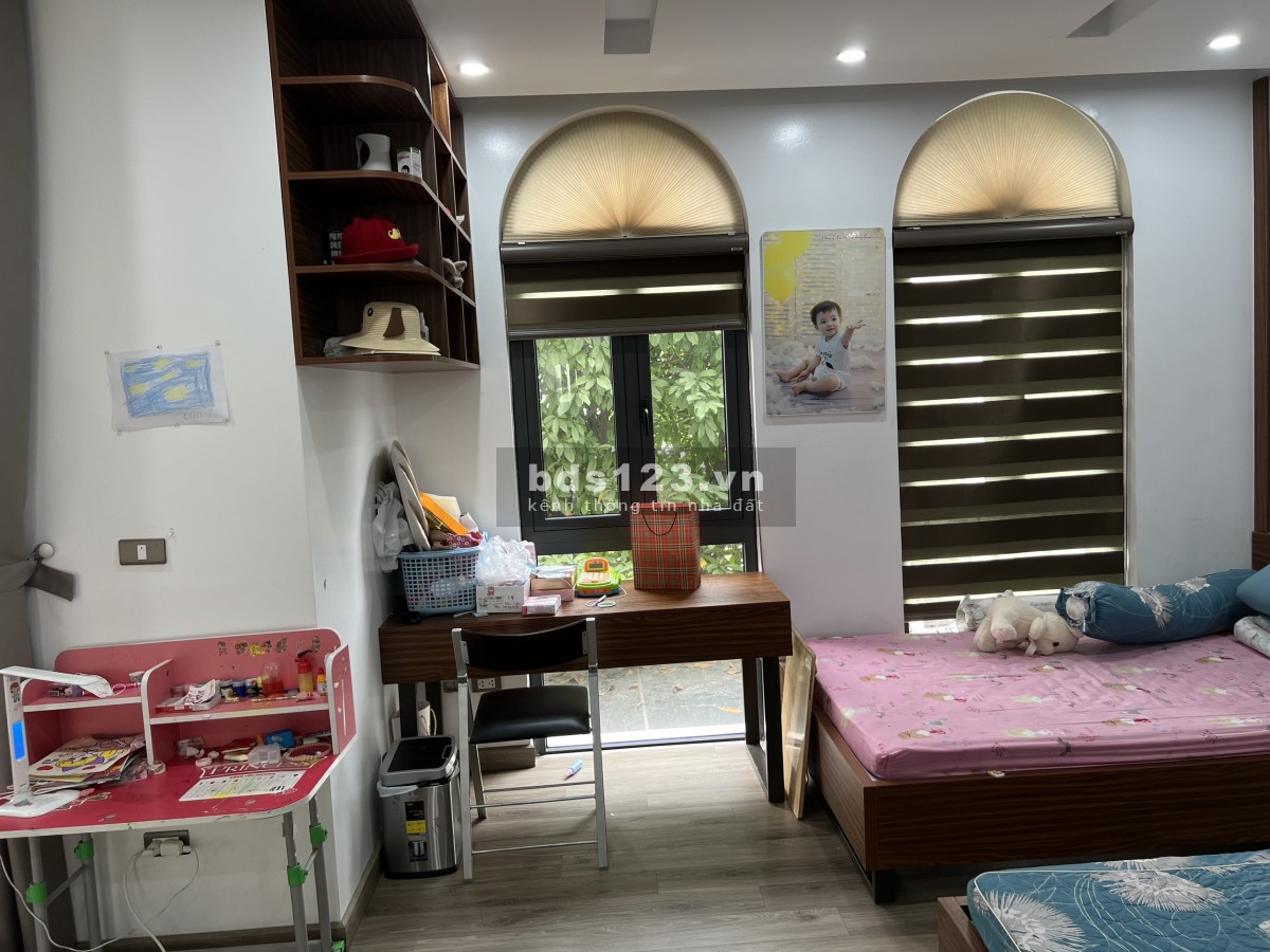 Bán biệt thự hoàn thiện full nội thất sổ lâu dài giá 15.3 tỷ tại Vin Gia Lâm (0985941715)