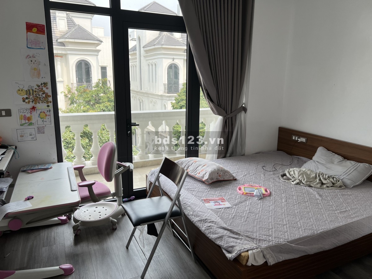 Bán biệt thự hoàn thiện full nội thất sổ lâu dài giá 15.3 tỷ tại Vin Gia Lâm (0985941715)