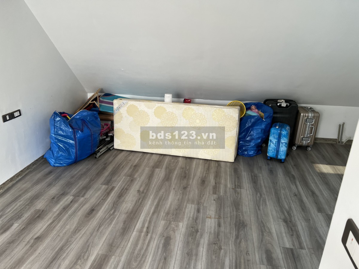 Bán biệt thự hoàn thiện full nội thất sổ lâu dài giá 15.3 tỷ tại Vin Gia Lâm (0985941715)