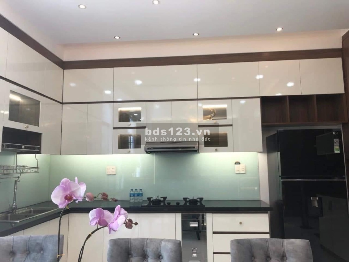 Bán gấp MTKD sầm uất Hòa Hảo, Q10, sổ A4, 6 tầng thang máy, full nội thất, 50m2, 12.9 tỷ