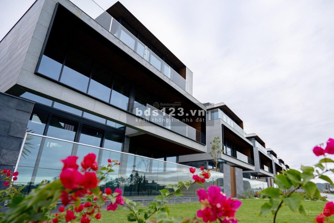 Bán biệt thự. Duy nhất 1 căn Villas ONE RIVER mặt sông Đà Nẵng rẻ hơn giá gốc, sang tên ngay