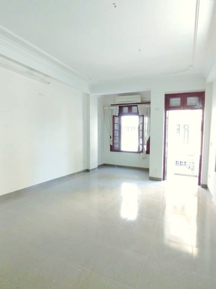 Chính chủ cần bán nhà phân lô, đường ô tô, Nguyễn Khánh Toàn, 50m2 x 4t