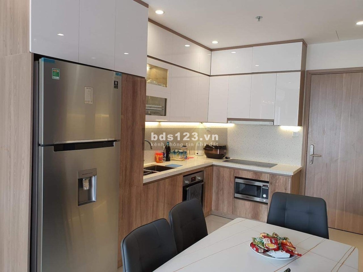 Chính chủ cần bán căn hộ 3PN2VS 80m2 giá 2390TR tặng nội thất KDT Vinhomes Ocean Park