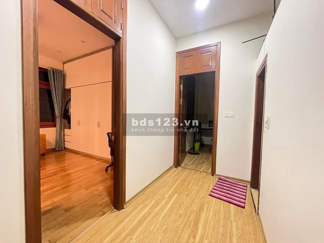 Bán nhà ngay trung tâm quận Thanh Xuân, gần phố, nhà dân xây chắc chắn