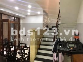 Bán nhà riêng Đống Đa 32m, Lô góc - Ô tô đỗ cửa - Ngõ thông- Kinh doanh giá 4.1 tỷ.