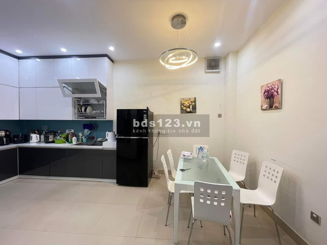 Bán nhà ngay trung tâm quận Thanh Xuân, gần phố, nhà dân xây chắc chắn