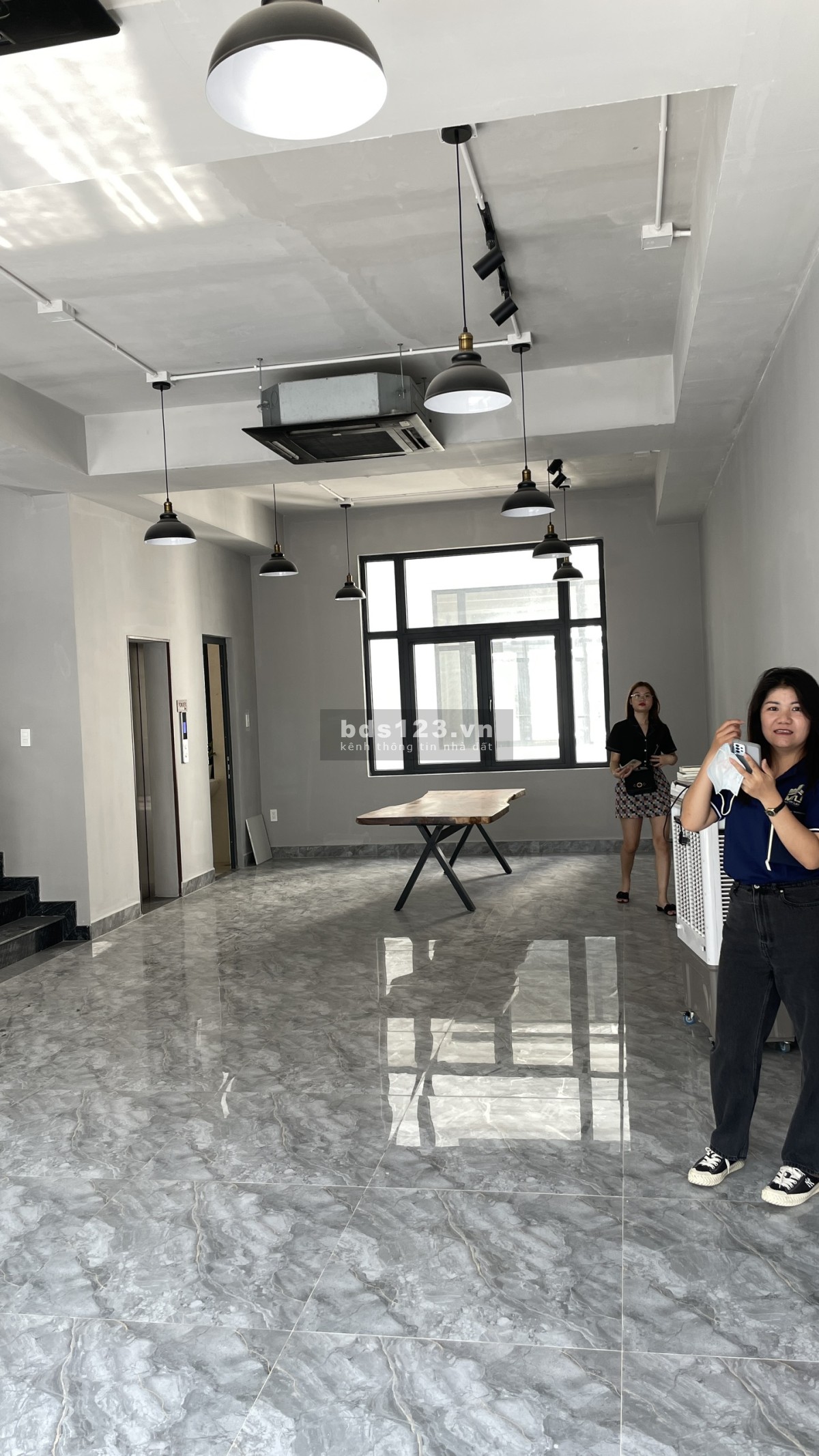 Cho thuê mặt bằng nhà phố 3 tầng , hoàn thiện chỉ 40 triệu tại Vinhomes Quận 9