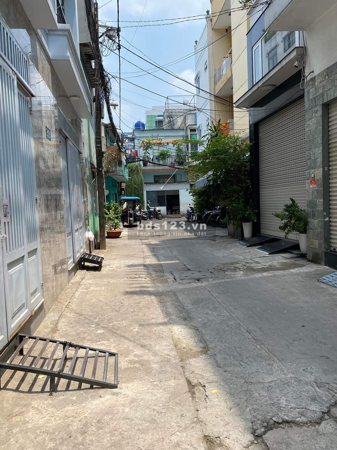 Bán nhà tại trung tâm Tân Bình, Lạc Long Quân, HXH thông 6M, 5 tầng, chỉ hơn 8 tỷ