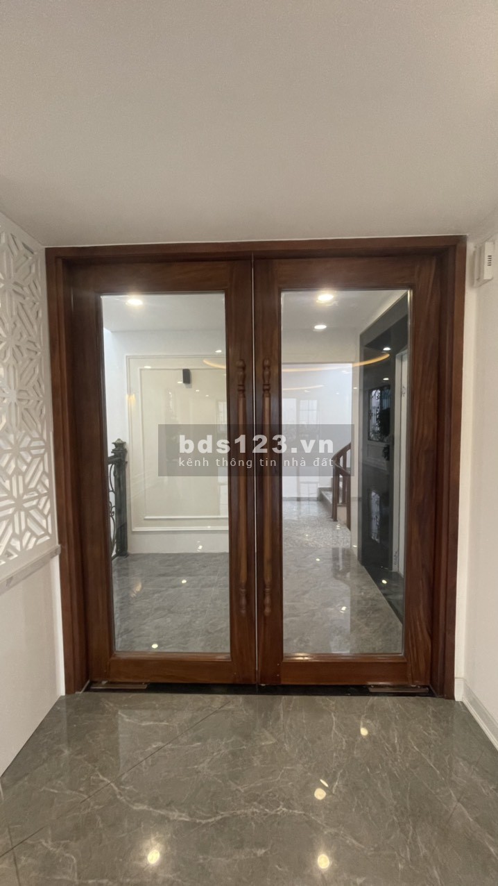 Chính chủ bán tòa nhà mặt tiền 9.5 tầng 73 Phố Trung Kính