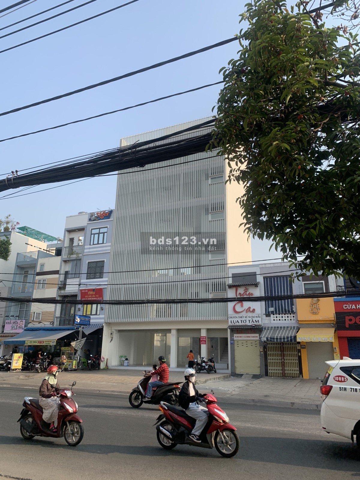 Cần cho thuê văn phòng mới mặt tiền đường lớn