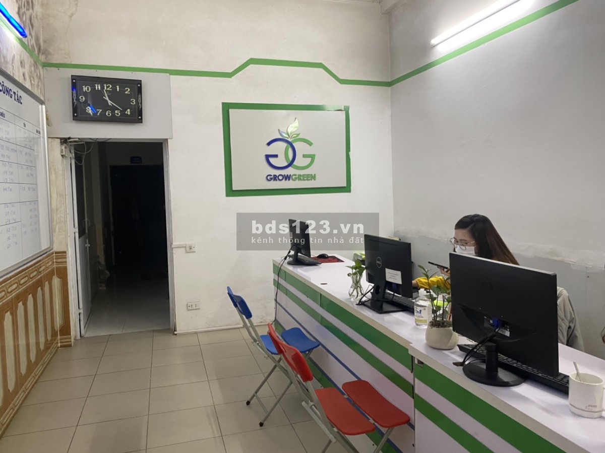Chính chủ cần bán nhà mặt phố 5 tầng gấp tại phố Hoa Bằng, ( môi giới vui lòng không liên hệ )
