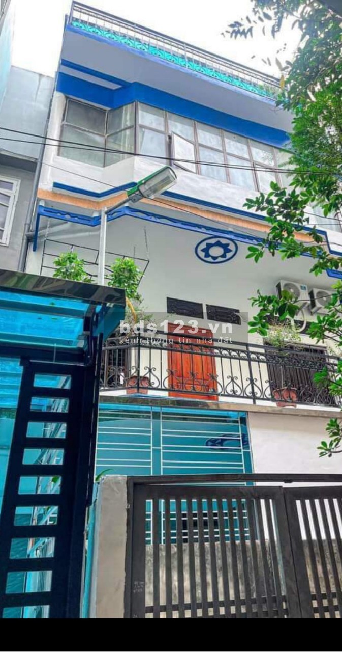 Cần bán gấp nhà Bồ Đề, Long Biên 45 m, 5 tầng, giá 3 tỷ 8.