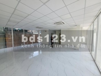 Cần cho thuê văn phòng mới mặt tiền đường lớn