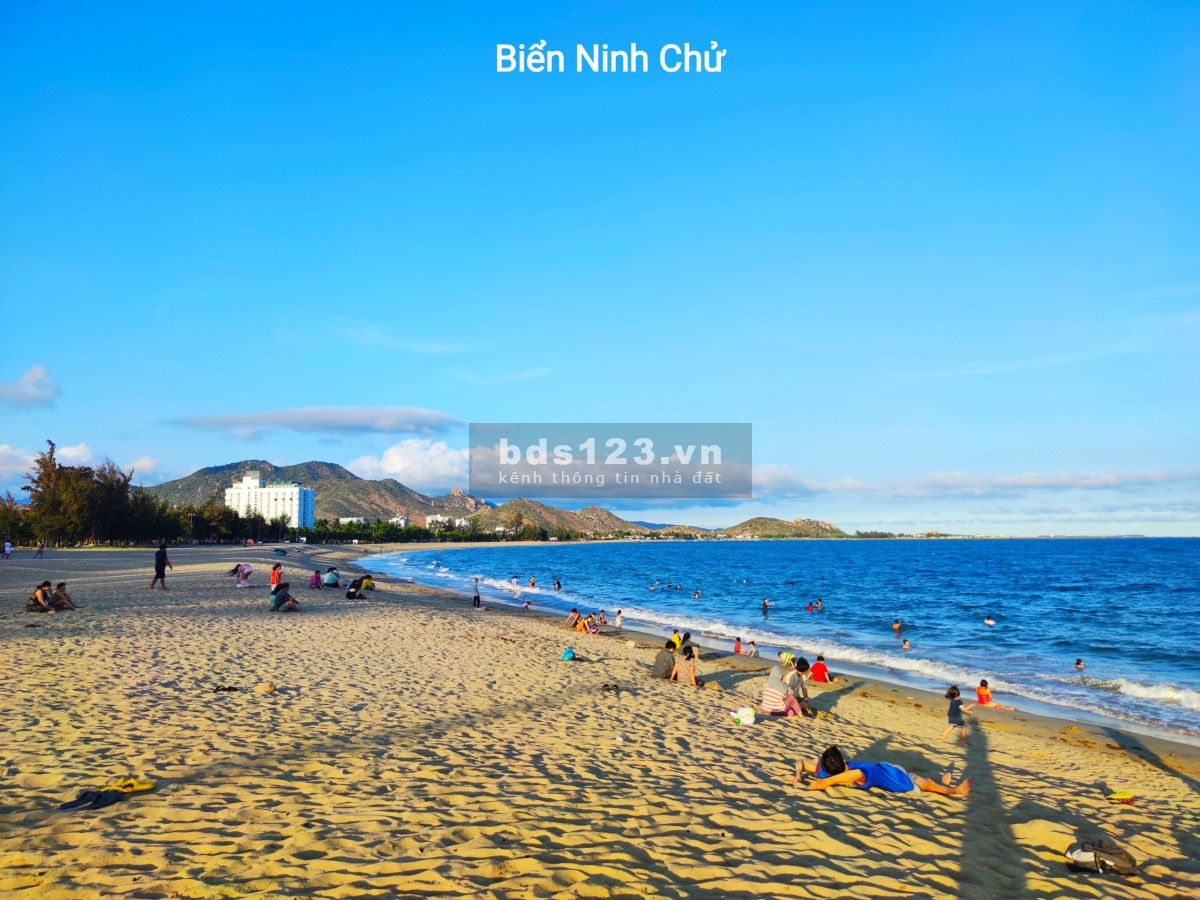 Bán đất lô góc 2 mặt tiền đường Nguyễn Thị Minh Khai, cách biển Bình Sơn - Ninh Thuận chỉ 2 phút