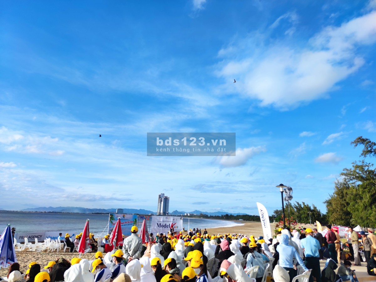 Bán đất lô góc 2 mặt tiền đường Nguyễn Thị Minh Khai, cách biển Bình Sơn - Ninh Thuận chỉ 2 phút