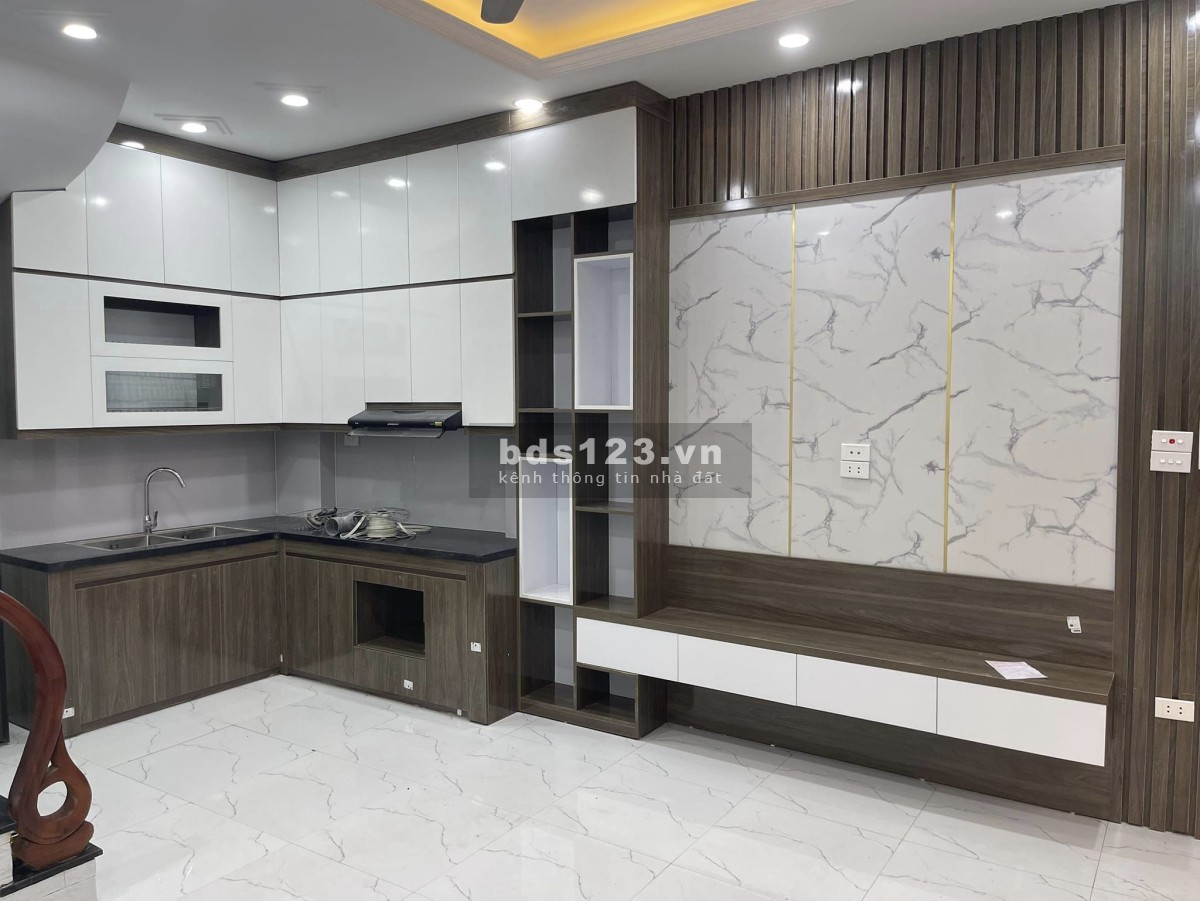 Bán nhà mặt phố - Ô tô tránh - Kinh doanh đỉnh - 5 tầng x MT 4.4M