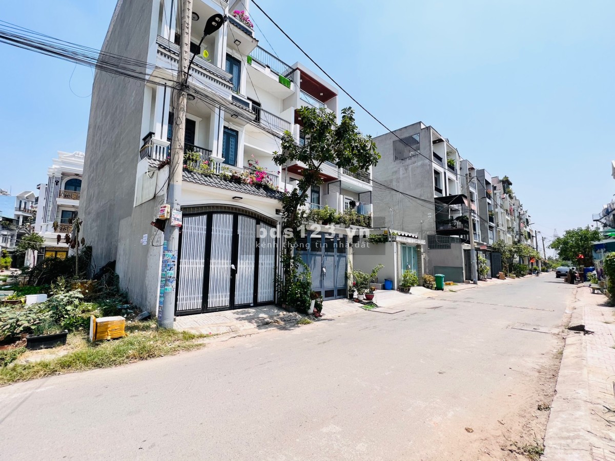 Cần bán nhà mặt tiền trệt 3 lầu, sân thượng đường thông 3 ô tô Linh Trung, Thủ Đức