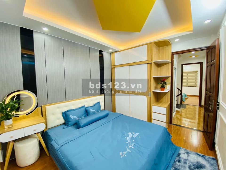 Bán nhà riêng nhà đẹp lonh lanh - Ngõ rộng thoáng - Gần hồ - Thông sổ đẹp, tặng hết nội thất